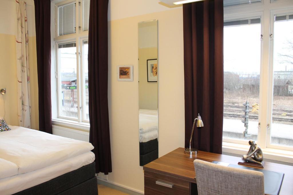 Stationshusets Hotell Och Cafe Köping Chambre photo