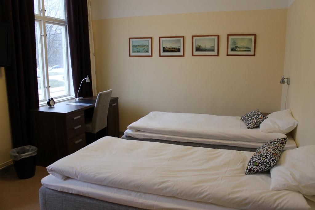 Stationshusets Hotell Och Cafe Köping Chambre photo