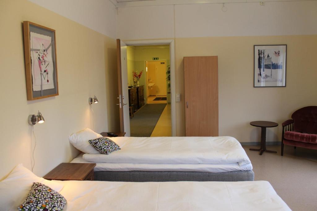 Stationshusets Hotell Och Cafe Köping Chambre photo