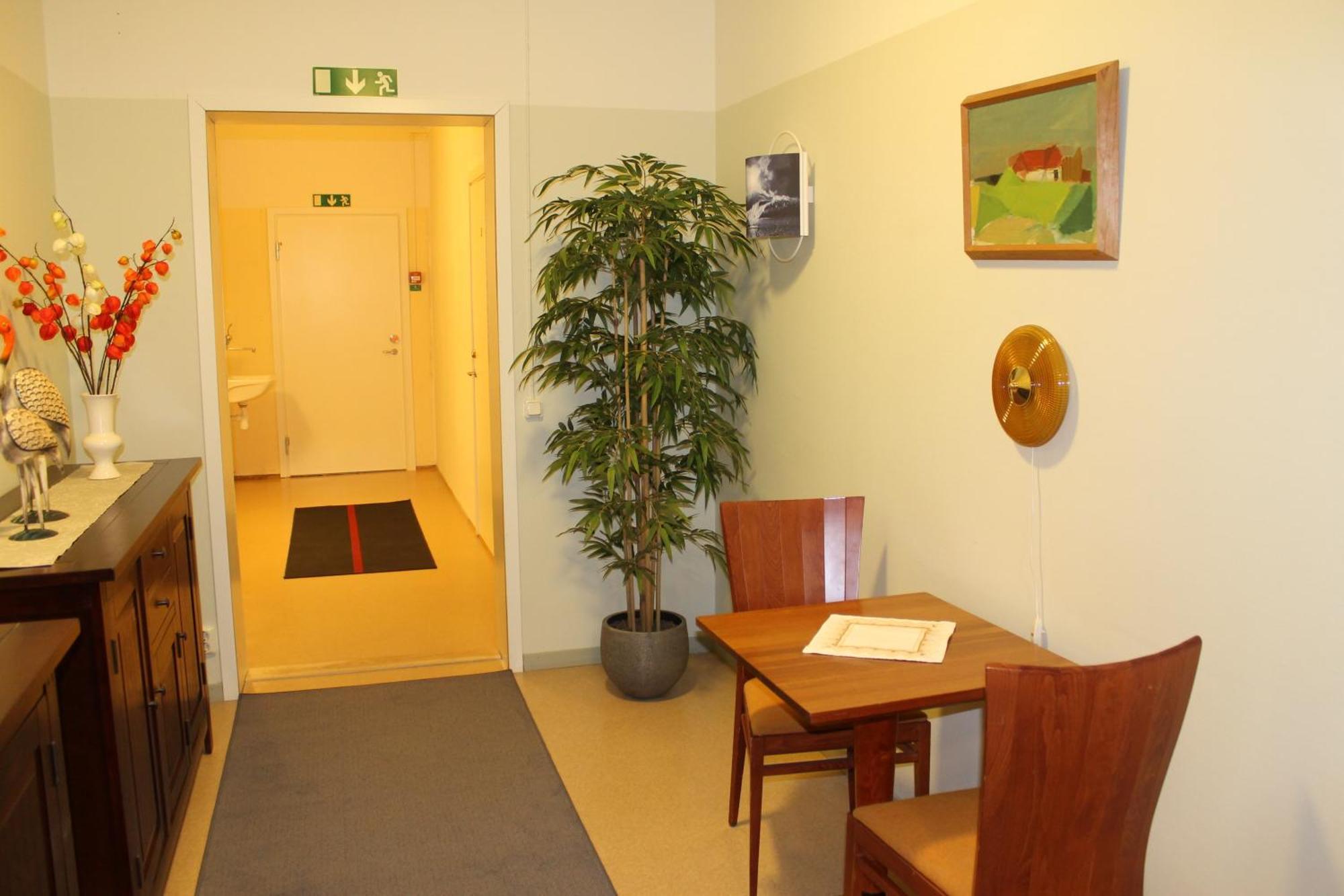 Stationshusets Hotell Och Cafe Köping Extérieur photo